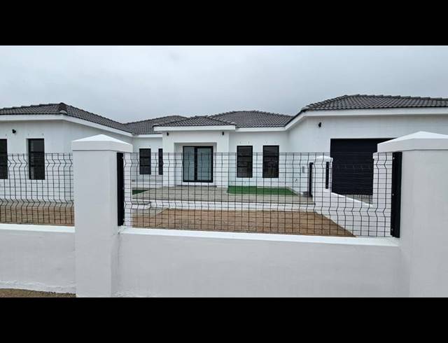 3 BEDROOM HOUSE FOR SALE IN SANDY POINT